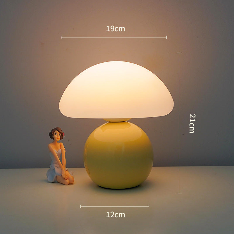 High-end cream-colored mushroom bedside lamp