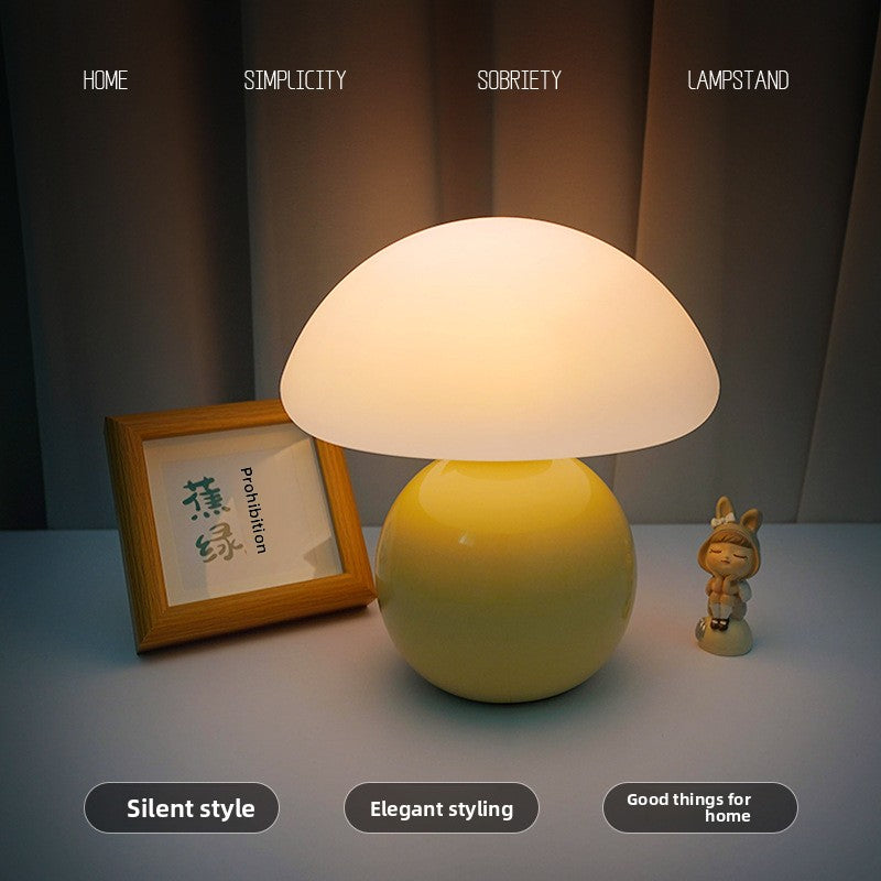 High-end cream-colored mushroom bedside lamp