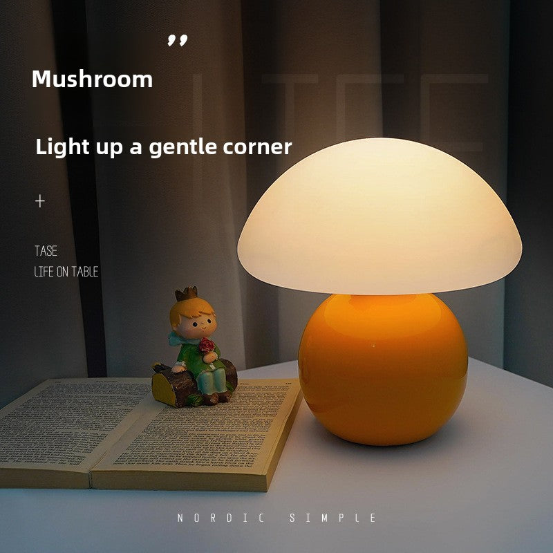 High-end cream-colored mushroom bedside lamp