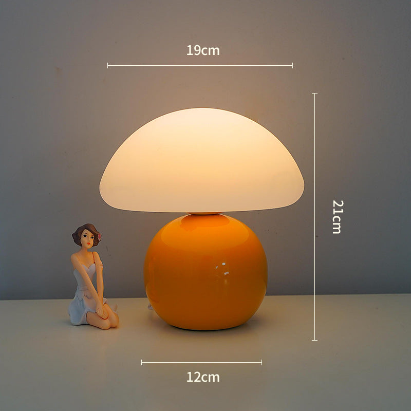 High-end cream-colored mushroom bedside lamp